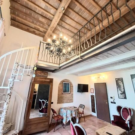 L'Ora Delle Streghe B&B Centralissimo Livorno Exteriör bild