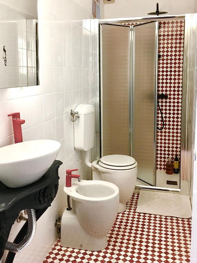 L'Ora Delle Streghe B&B Centralissimo Livorno Exteriör bild