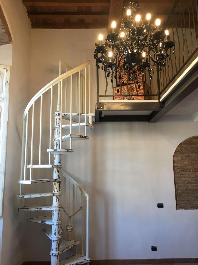 L'Ora Delle Streghe B&B Centralissimo Livorno Exteriör bild