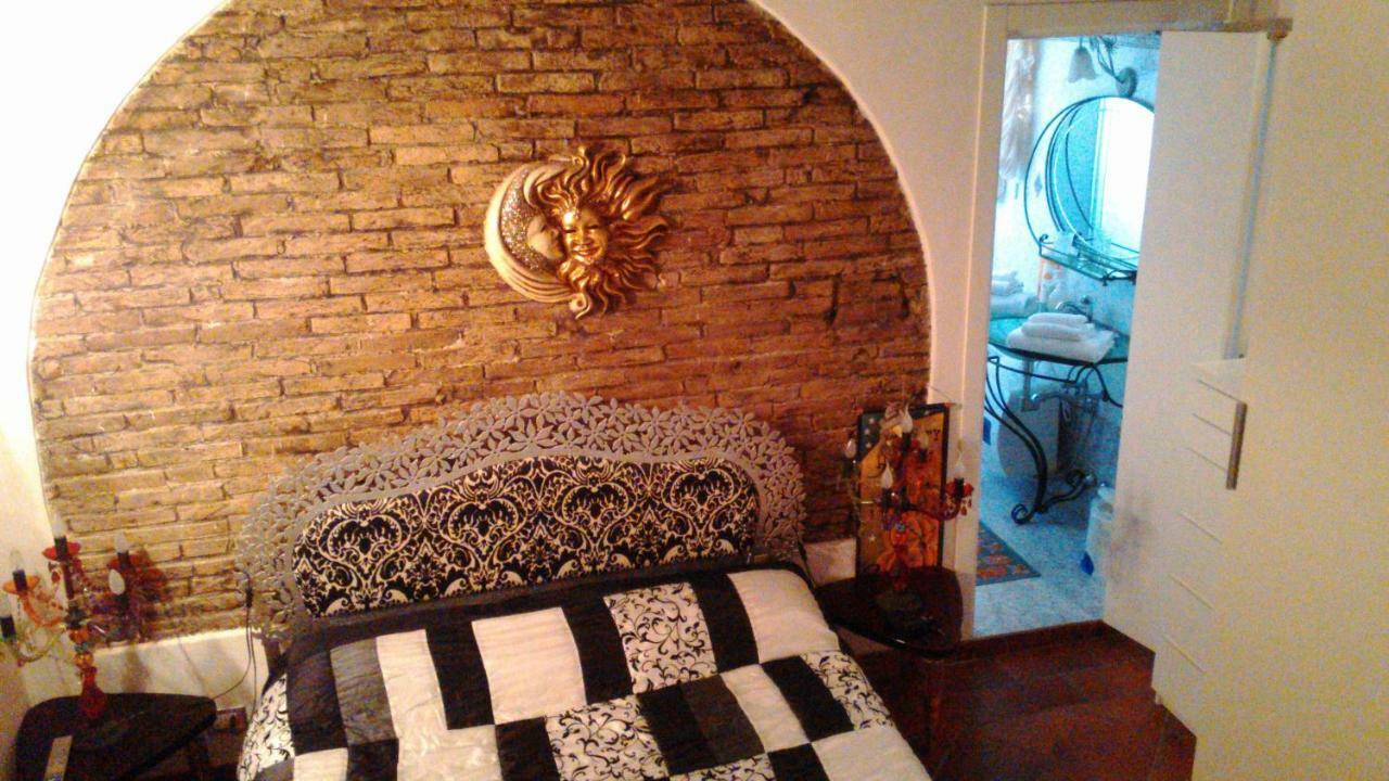 L'Ora Delle Streghe B&B Centralissimo Livorno Exteriör bild