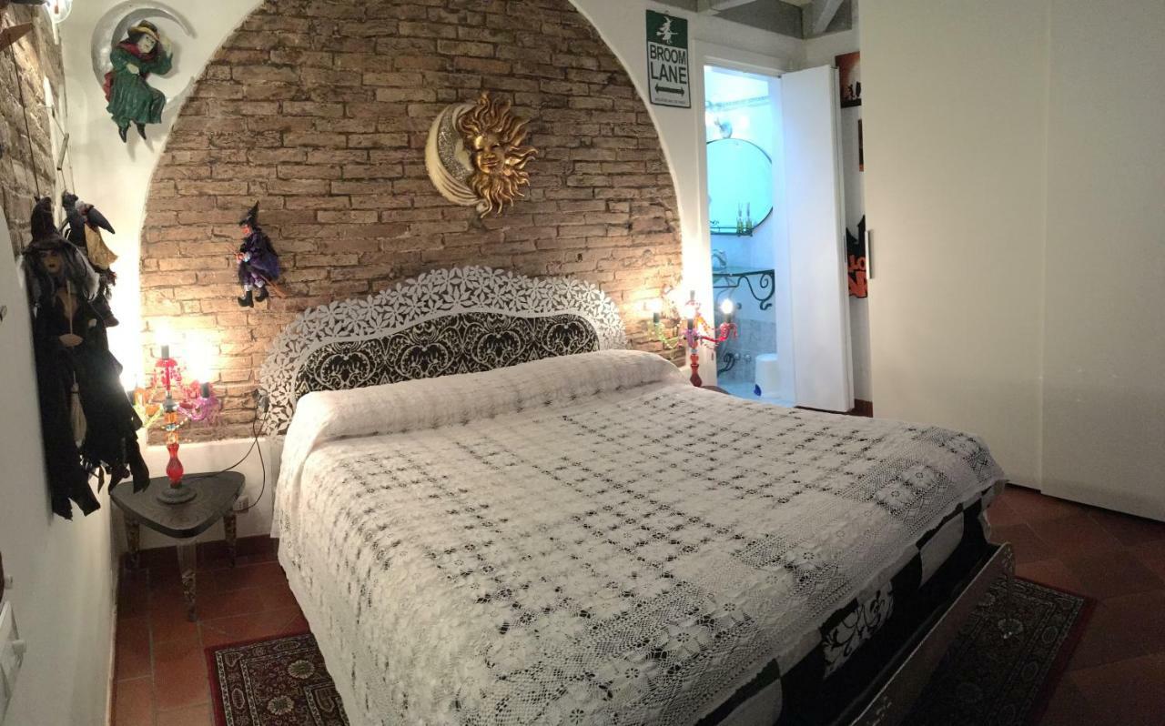 L'Ora Delle Streghe B&B Centralissimo Livorno Exteriör bild